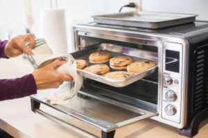 How To Use A Toaster Oven For Baking: (The Ultimate Guide) | TragX